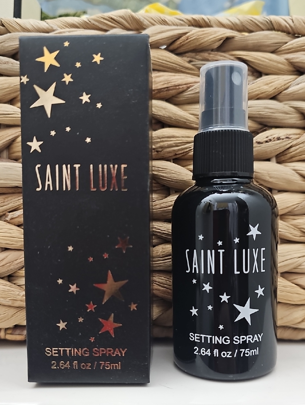 Black Setting Spray - Hydrating Makeup Finisher